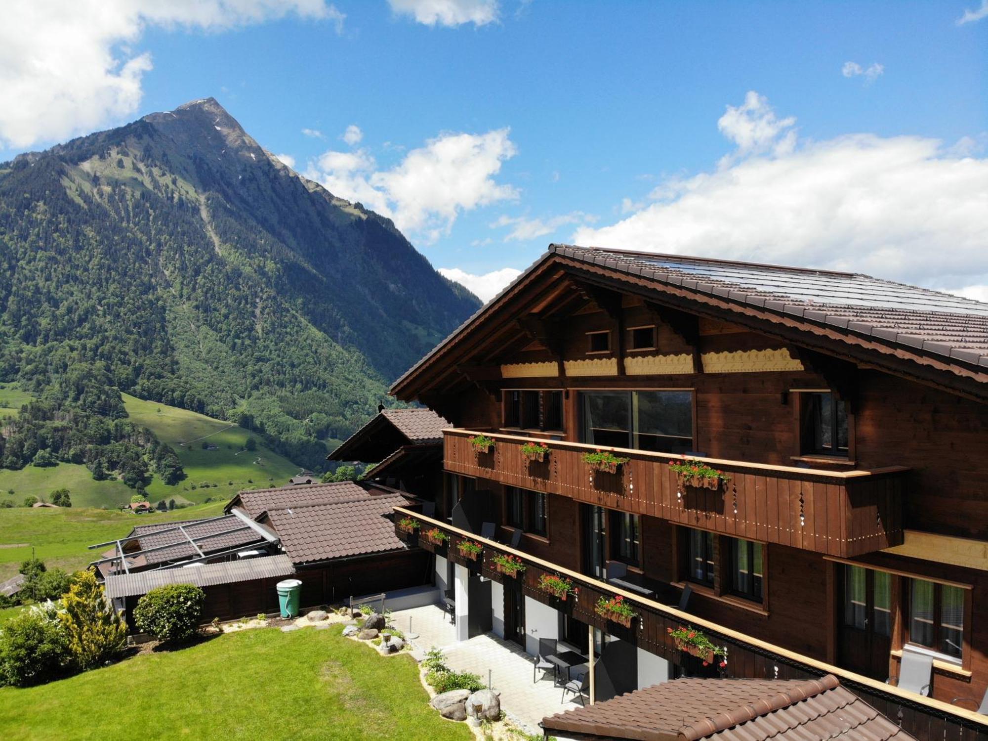 Hotel Chalet Bergblick Aeschi Bei Spiez Exterior foto