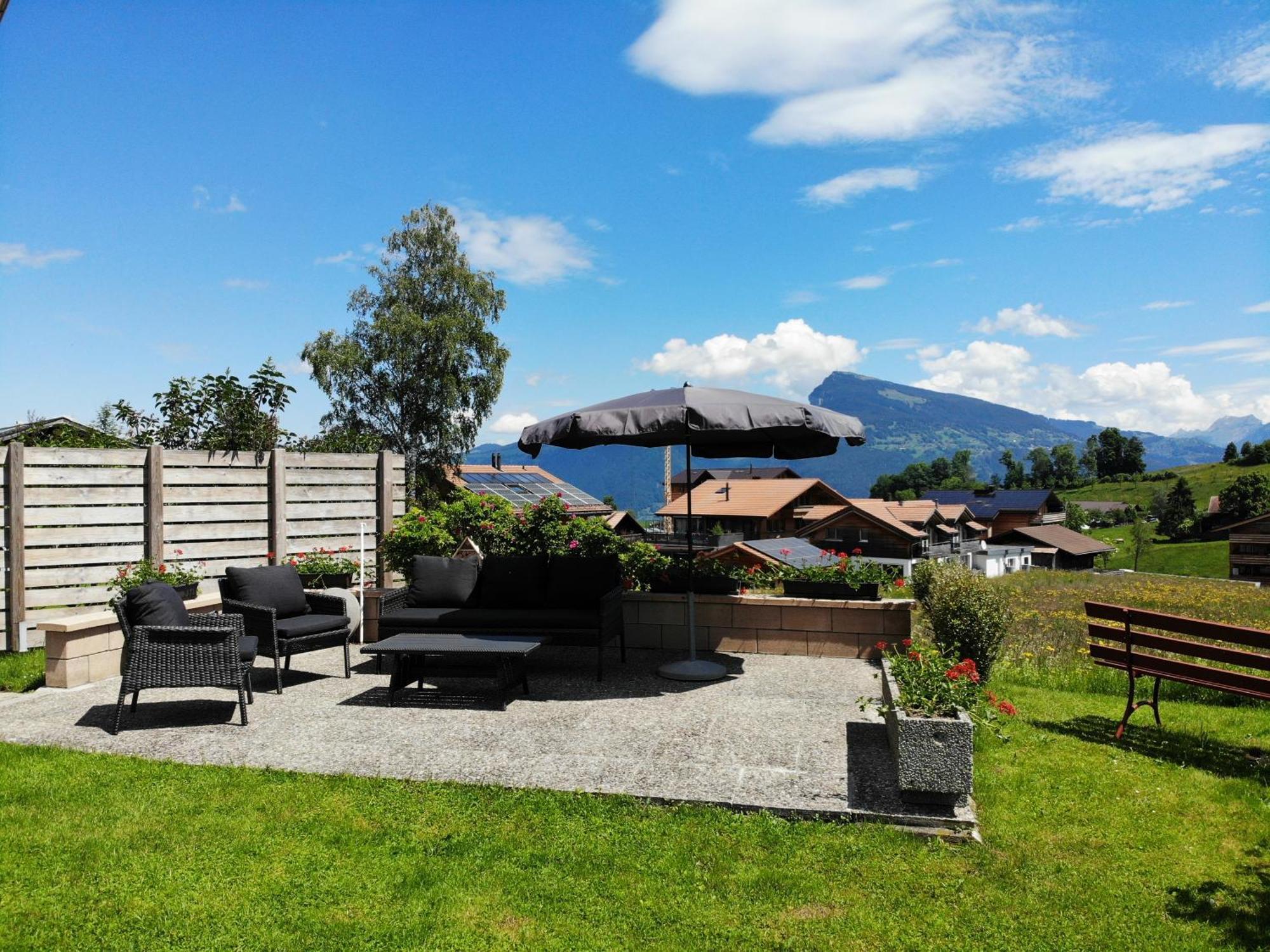 Hotel Chalet Bergblick Aeschi Bei Spiez Exterior foto